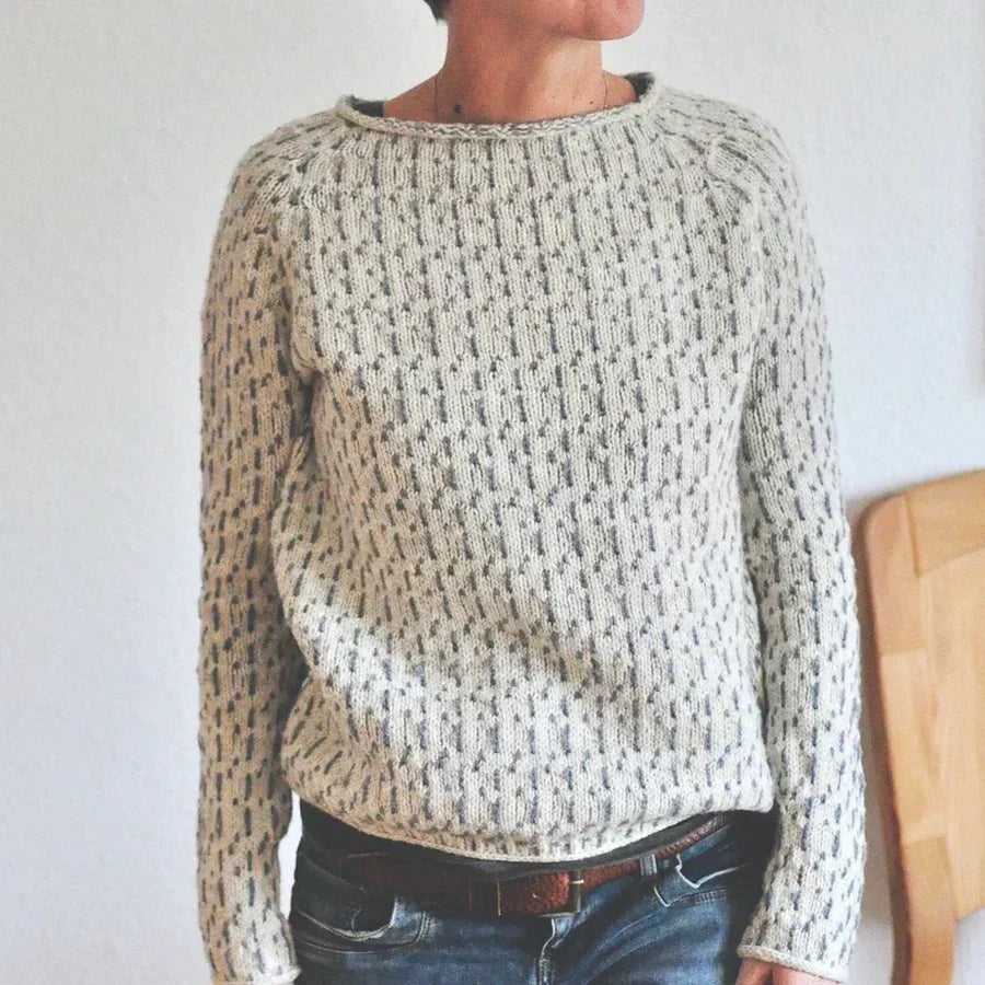 Victoria - Elegantní šedý svetr s výstřihem do “U”