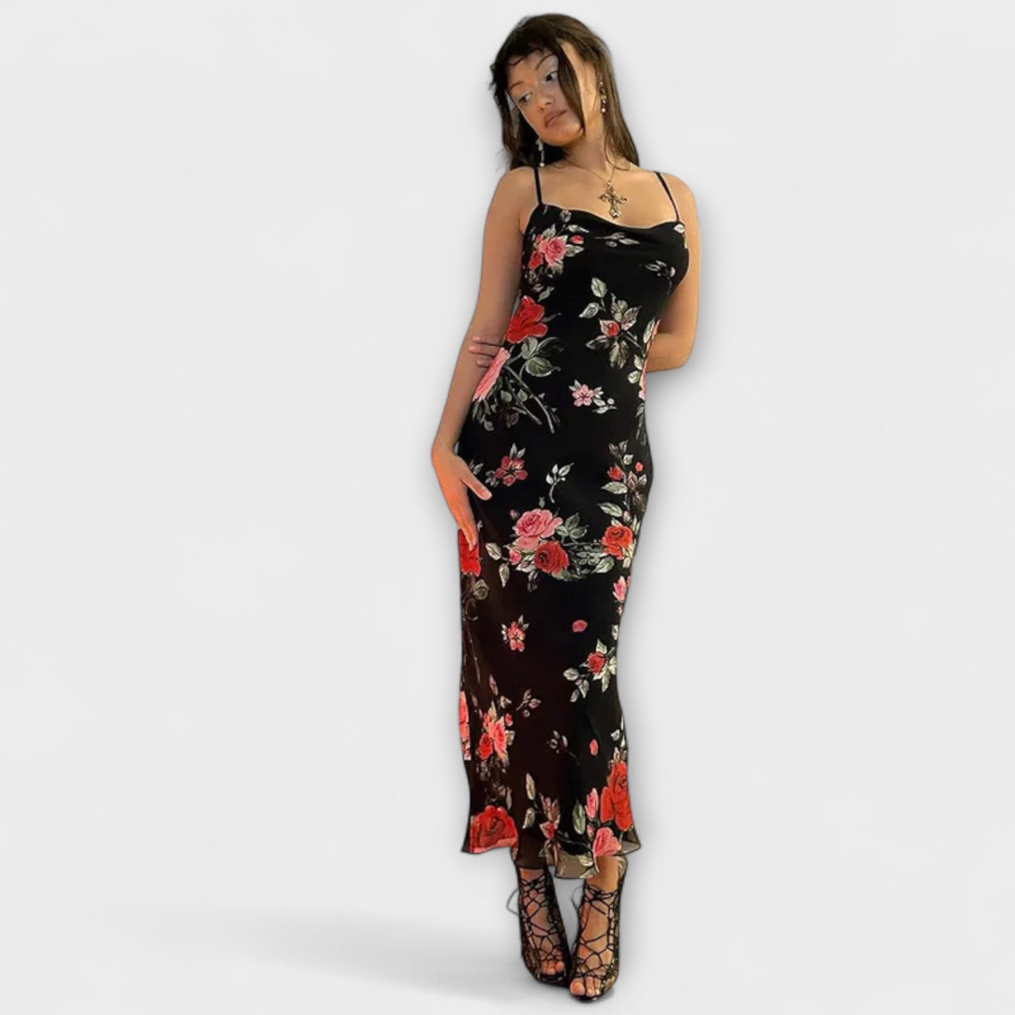 Šaty bodycon s květinovým vzorem a ramínky