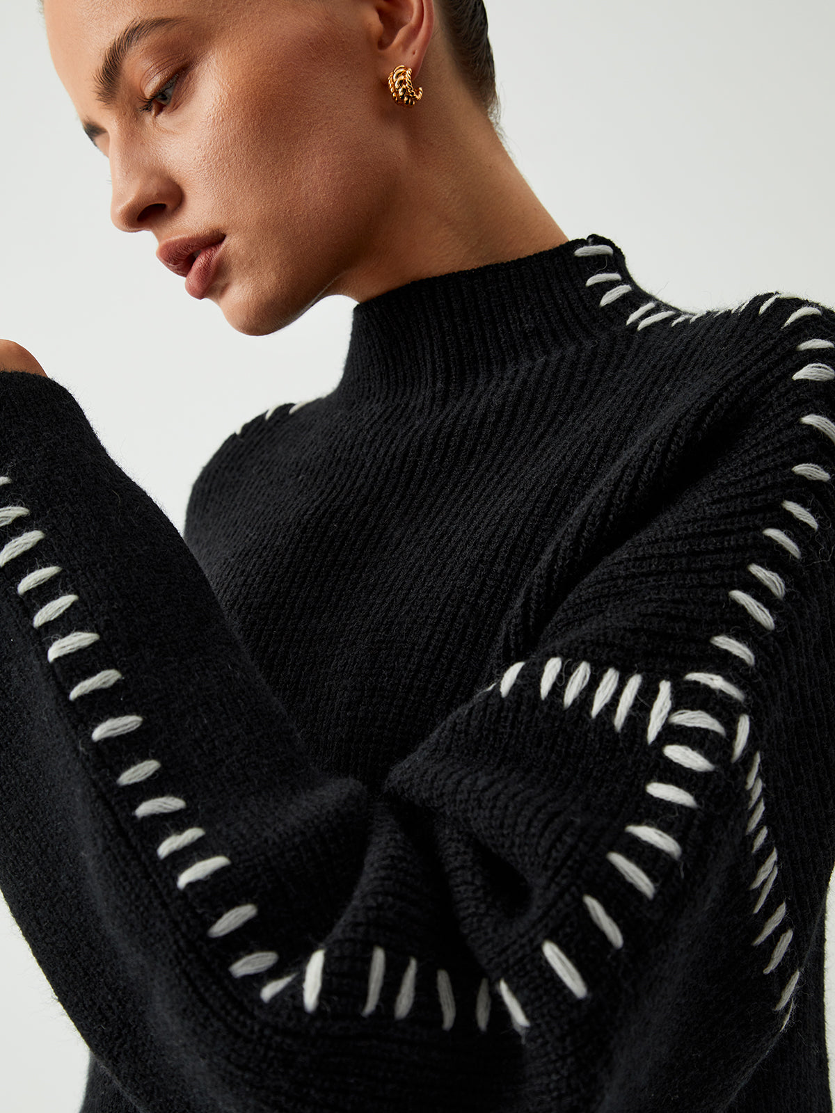 Alma | Oversize-Dolcevita svetr s Piqué detaily